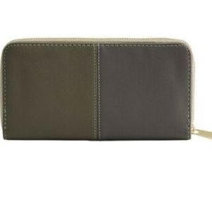 NWT Women's Two-Tone Zip Around Clutch Wallet